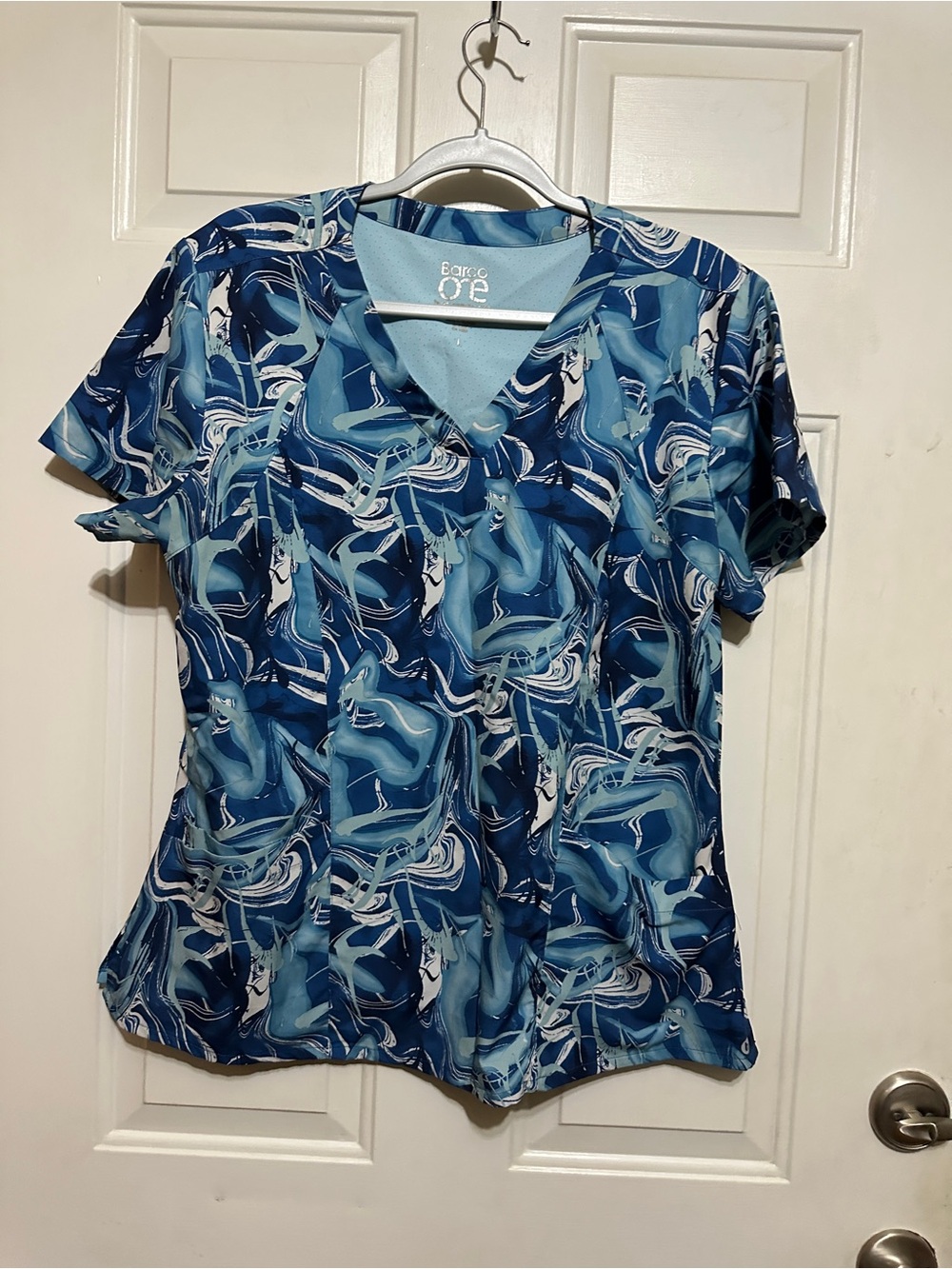 Barco One Scrub Top Large Blue Swirls Abstract Geometric V Neck Stretch Pockets